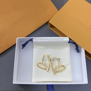 Met doos Titanium staal 18K gouden hart oorbellen stud voor vrouwen prachtige eenvoudige mode dames oorbellen sieraden geschenken