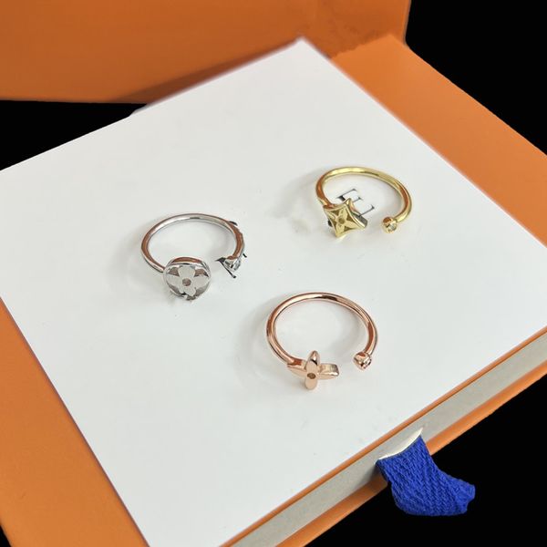Avec box titanium Steel Silver Love Ring Women Rose Gold Bijoux Fleur Fleur ouverts Design pour les filles Mariage de mariage Best bijoux Cadeau
