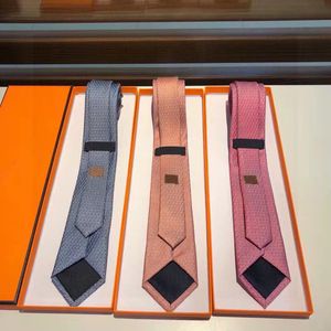 Avec boîte fourre-tout bag2021 Hommes Cravate Hommes Cravates Luxurys Designers Cravate D'affaires Mode Casual Cravates De Mariage Cadeau Occasionnel