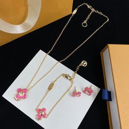 Com caixa mulheres designer colar brincos de ouro moda senhoras rosa charme pulseiras pingente colares para homens studs casamento luxo conjunto de jóias