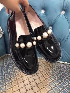 Met Doos Dames Schoenen Luxe Designer Merk Jurk Shoes ROGE.R VIV Rangers Strass Gesp Loafers Spring and Fall Low Heel Almond Toes Patent Lederen Loafer EU34-40