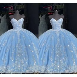 Avec des robes bleues 3D Light Quinceanera Ballgown appliques fleuries Sequins de perles de perle