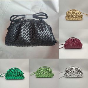 avec logo Designer Mini pochette pochette en cuir de mouton de qualité supérieure Intrecciato tissé sac nuage Fashio Gril gamme complète de couleurs trois tailles pochette sac de fête 231115