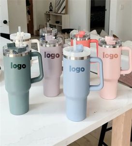 Avec Logo tasses roses 40oz tasse gobelet avec poignée bouteilles d'eau isolées couvercle paille en acier inoxydable café Termos tasse