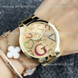 Met luxe logo -merk Kijk vrouwen meisje kleurrijke diamant grote letters stijl metal stalen band quartz pols horloges gs 7155