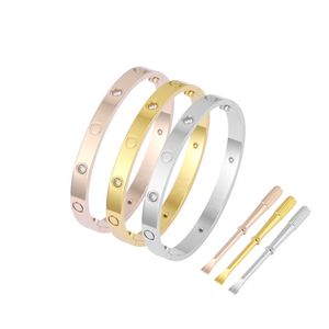 Met schroevendraaier luxe ontwerper Bangles 3 maten paar armbanden logo geprinte topkwaliteit titanium staal liefdesbarmebanden groothandel