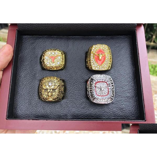 Avec des pierres latérales 4pcs Texas Longhorn Rose Bowl Sec Champions de l'équipe Bague de championnat avec boîte en bois Hommes Fan Cadeau en gros Drop Drop D Dhrvm