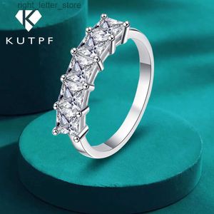 Met zijstenen 925 Sterling Silver Ring Princess Cut Square Row Moissanite Diamond Ring Pt950 Wit Gold Wedding Band Factory Groothandel YQ231209