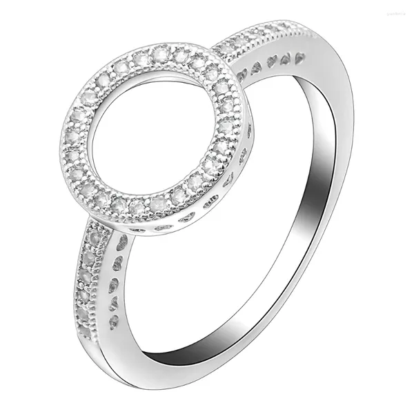 Avec des pierres latérales créées en anneau simple conception en or blanc micro pave cubic zircon mariage pour femmes anniversaire