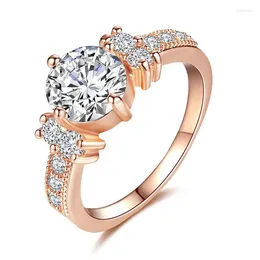 Avec des pierres latérales mode femelle zircon fiançailles bague brillante cristal rose or mariage anelli donna pour femmes bijoux de fête oorbellen
