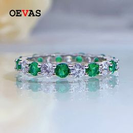 Avec des pierres latérales OEVAS 100 925 Sterling Silver Emerald High Carbon Diamond Rings pour les femmes Sparkling Wedding Party Fine Jewelry Gift Wholesale 230707