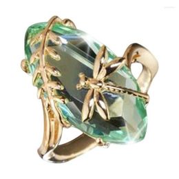 Avec des pierres latérales Retro Green Stone Gold Color Dragonfly Ring For Women Girl Anniversaire Birthday Gift Vintage Bijoux brillants Anneaux