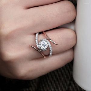 Met zijstenen Speroseful Rose Gold Silver Two Tone Two Tone Crystal Engagement Finger Rings For Female Women Wedding Band CZ Gifts Luxe sieraden