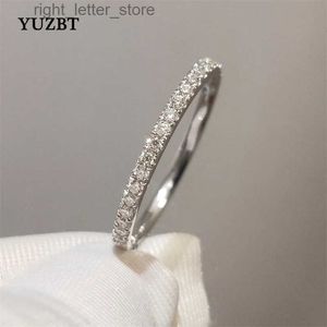 Con piedras laterales YUZBT 9K 10K Oro blanco Corte brillante 0.3 Probador de diamantes Pasado D Color Moissanite Anillo de compromiso Joyería de estilo coreano YQ231209