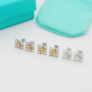 Sans boîte Top qualité marque de luxe boucles d'oreilles croix carrée doré quatre boucles d'oreilles diamant 3 couleurs boucles d'oreilles en laiton cadeaux de fête de mariage en gros