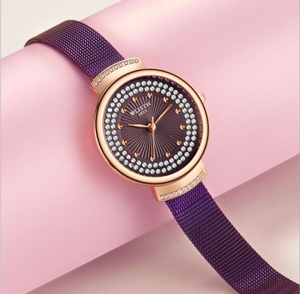 Wlisth Brand Crystal Diamond comienza a un excelente reloj de cuarzo para mujer.