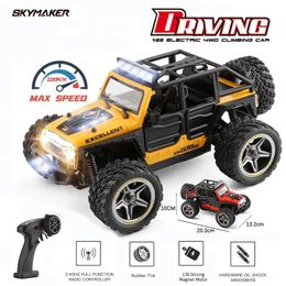 Wltoys 22201 RC Auto 122 24G 2WD Voertuigmodellen Propotional Controle Withe WLight Truck OffRoad Klim Machine Kinderen speelgoed 240106