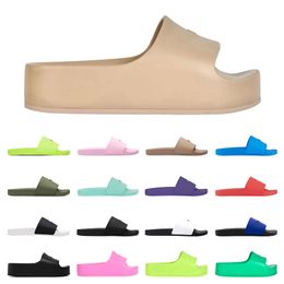 Wmns Rubber Pool Slides Writing Designer femmes chunky pantoufle été hommes toboggan Beige Blanc Noir Fluo Vert Gris Rose pantoufles extérieures