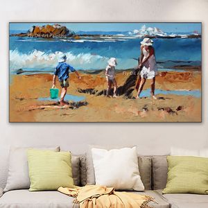 Femme et enfants jouant sur la toile de plage peinture de plage de plage peinture à l'huile peinte à l'huile contemporaine de murs marin décor pour la maison