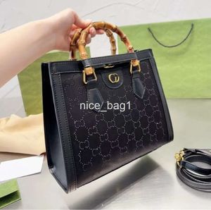 Femme Sacs à main en bambou Sacs à bandoulière Bamboos Designer Sac Brillant Perle Diamant Bandoulière Sac fourre-tout Shopping Totes Mode Cuir 2024