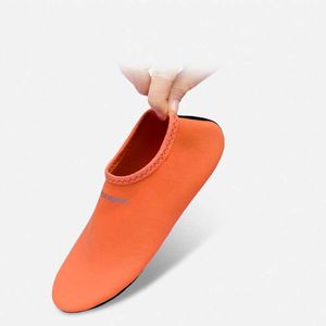 Femme chaussettes pieds nus, plongée aqua chaussettes pour la natation, les chaussures d'eau légère, les chaussures de plage, la natation antidérapante Socks en bord de mer 2021 Drop Y0714