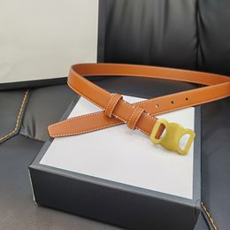 Ceinture Femme Ceintures de créateurs de luxe Ceintures Triomphe Lady Ceintures étroites Classiques en cuir véritable Mode Or Boucle lisse Largeur 1,8 cm 2,5 cm Portez-le avec une jupe Jeans avec boîte