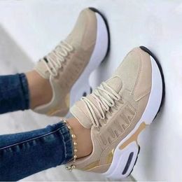 Femme Big for Sigle Designer Trainers Femme Lady Sneakers Mountain grimpant extérieur Randonnée Fashion Sport Casual Chores Factory Article 12