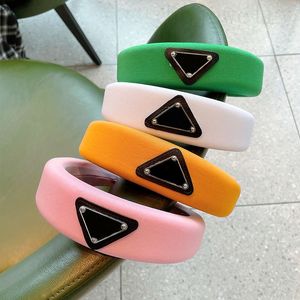 Mujer negro banda para el cabello diseñador moda decoración del cabello exquisito multicolor metal triangular compras moda lujo handband estilo vintage ZB056 e4