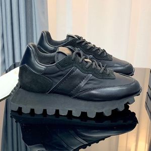 Femme chaussures de sport classiques noirs rétro couples kate boucle en métal semelles super épaisses pour augmenter la résistance à l'usure quotidienne sauvage de qualité supérieure chaussures pour hommes et femmes