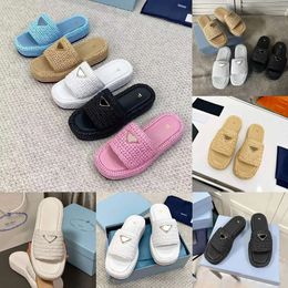 Femme Crochet Platform Slip-On Sandales Triangle Tazz Tazz Slipper Designer Shoe Mule Indoor Prad Sandal Summer Sandale Sliders Straw Luxury Pink Shoes Man Man Top Beach Slide