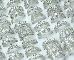 Vrouw Crown Zircon Ring Legering AB Rhinestone Ring Hybride Modellen Gemengde Maat Fashion Crystal Crown Ring Anniversary Gift Mixed Style 20pcs / lot