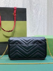 Sac de créateur pour femme, sac à main, sac à bandoulière, mini sac à cartes en chaîne avec bandoulière en chaîne en forme de cuir et clip pour carte en cuir contrasté amovible à l'intérieur.