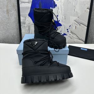 Bottes de botte de concepteur femme noire nylon épais bottes de neige inférieures plate-forme de cheville chaussure à lacets à lacets d'hiver en caoutchouc de caoutchouc