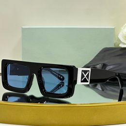 Gafas de sol rectangulares de diseñadores con acetato y marco retro de moda de acetato y metal combinado con lentes de poliamida OE 049 Gafas de sol neutras de alta gama