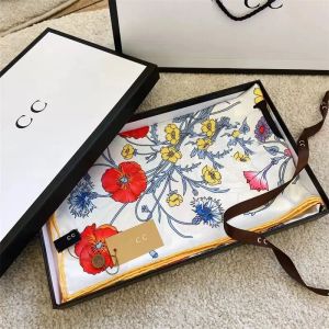 Bufanda de seda de diseñador para mujer, bufandas con estampado de letras y flores de lujo, diadema de verano, chal de cuadrados a la moda, bufandas para el cuello de playa, bolso de mano, cinta 2401084BF