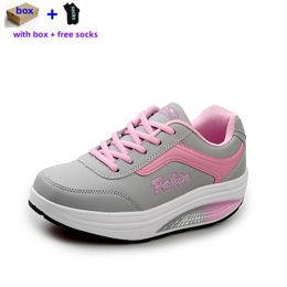 Sneakers de concepteurs pour femmes pour entraîneurs baskets féminines Chaussures de sport pour femmes extérieures Léger Ladan Big Size Chaussures gymnase