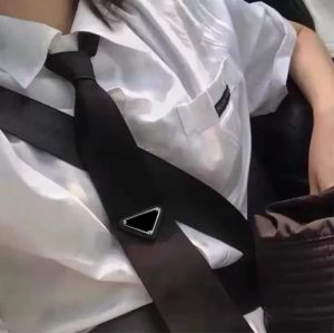 Mujer diseñador corbata botines Diseñadores para hombre Corbata Jacquard Fiesta Boda Vestido de negocios Corbata de seda Diseñador de lujo Corbatas para hombre Arco tejido negro 5 colores