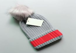 Mujer diseñadora gorro de rayas de invierno para niños niños niños pompones para mujer cable estiramiento suave sombreros de cachemir tejidos calientes sku6535989