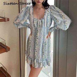 Femme robe à manches longues automne col carré à lacets sexy robe imprimée florale femme patchwork dentelle streetwear moulante 210603