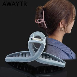 Frau Flanell Haarkrallen Haarzubehör Chic Barrettes Haarklammern Haarnadel Damen Haargrip Kopfbedecke Mädchen Ornamente Krabben Krabben Krabben