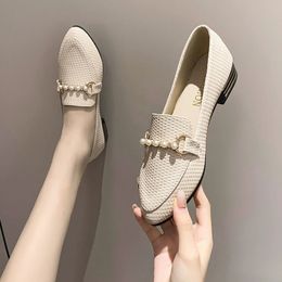 Vrouw bont schoenen met flats Loafers Pearl -decoratie Oxfords puntig teen lage hakken herfst ondiepe mond casual vrouwelijke sneakers s 2 83