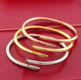 Dames gouden armband Designer sieraden Schroefarmband 6 mm titanium stalen armband Paar sieraden met schroevendraaier armbanden hoogwaardige dames heren spijkerarmband Sieraden
