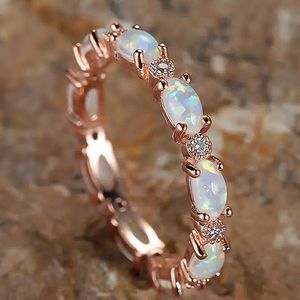 Vrouw Gold Ring Charm Gold Infinite Designer Sieraden Neergelopen Opal Promise Bandringen Diamant Ovale vorm Opaalringen Geschenk