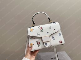Mango de cuero de mano de mujer diseñador de marca letras florales bolso bolso cruzado bolso triple uso portátil de ocio 5a