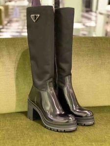 Vrouw Long Boot Winter Luxe Dames Knie Boots Triangle Borde Lederen Comfort Schoenen Lady Martin Motorfietslaarsjes