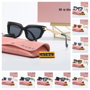 Femme Homme Designers Lunettes de soleil Mode Couple Designer Lunettes de soleil pour femmes Luxurys Lunettes de soleil Drive Summer Polarize Lunettes de soleil Miu Lunettes avec boîte