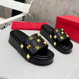 Femme Max Stud Sandales Pantoufles Plate-forme Spike Slides Mule Flatform Maxi Studs Slider Mode Fond Épais Tongs Casual Party