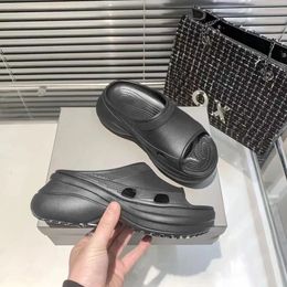 Vrouw mannen sandalen Luxe designer Schoen gemakkelijk te dragen Zomer Zwembad Casual Mode Outdoor Parijs slides Rubber Platform Foam Slipper 35-40 Maten gratis verzending