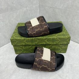 Menores Slippers Sandalias de moda Playa Slippre de fondo grueso Plataforma de diseñador de lujo Alfabeto Lady Flat Slides 5.7 01