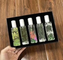 Femme Perfume Set 30ml 5 pièces Limited Edtion Costume Spray Edc Cologne Aromatic Green Notes High High Quality and Fast Livilor9317477